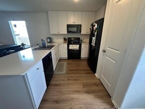 505 Sergeant Murphy Rd in Jarrell, TX - Building Photo - Building Photo