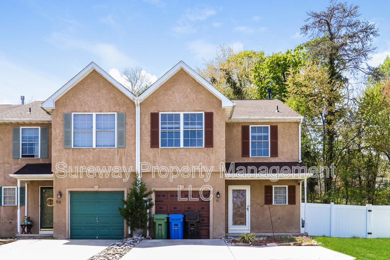 51 Meadow Ct in Sewell, NJ - Foto de edificio
