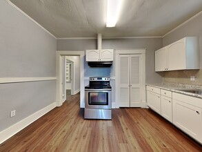1000 W Avenue D in Garland, TX - Building Photo - Building Photo