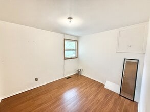 106 Greenbrier Dr in Waterloo, ON - Building Photo - Building Photo