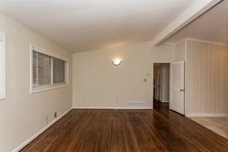 2432 Woodacres Rd NE in Atlanta, GA - Building Photo - Building Photo