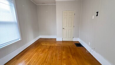 10 Atkins Ave, Unit 1 in Lynn, MA - Building Photo - Building Photo