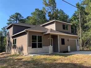15671 Oak Dr in Montgomery, TX - Building Photo - Building Photo