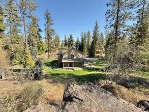 15206 S Clear Lake Rd in Cheney, WA - Building Photo - Building Photo