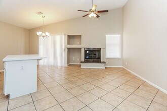 4427 Roaming Breeze Rd in North Las Vegas, NV - Building Photo - Building Photo