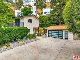3906 Alta Mesa Dr in Los Angeles, CA - Building Photo
