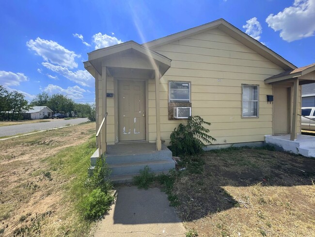 81 N McMasters St in Amarillo, TX - Building Photo - Building Photo