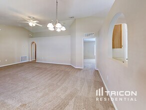 921 Brenton Leaf Dr in Ruskin, FL - Building Photo - Building Photo