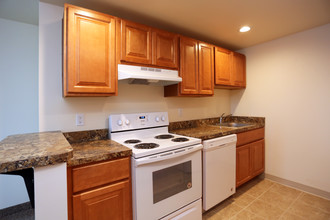 Lincoln Tower Apartments in Reading, PA - Building Photo - Interior Photo