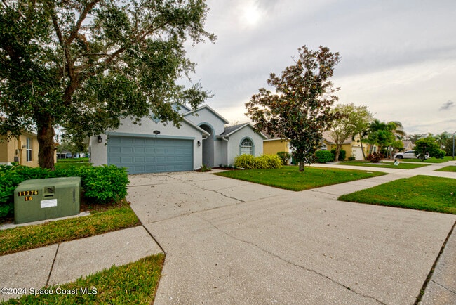 1085 Sedgewood Cir in Melbourne, FL - Building Photo - Building Photo