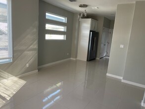 404 W St Helena Ave in Edinburg, TX - Foto de edificio - Building Photo