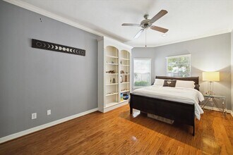 5403 Blossom St in Houston, TX - Building Photo - Building Photo