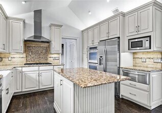 5610 Forest Ln in Dallas, TX - Building Photo - Building Photo