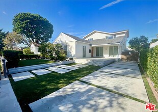 2248 Greenfield Ave in Los Angeles, CA - Building Photo - Building Photo