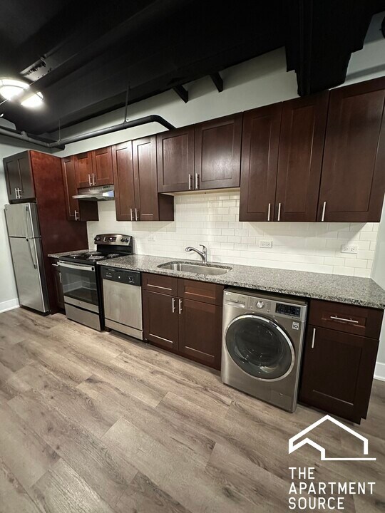 725 St Johns Ave in Highland Park, IL - Foto de edificio