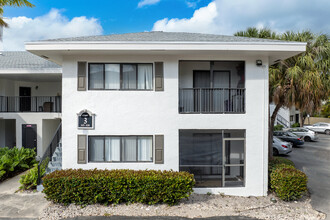 Marina Oaks in Fort Lauderdale, FL - Foto de edificio - Building Photo