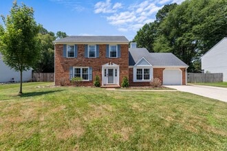 745 Helmsdale Way in Chesapeake, VA - Building Photo - Building Photo