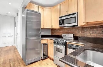 330 E 6th St in New York, NY - Building Photo - Building Photo