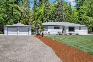 36088 Tree Farm Rd in Scio, OR - Building Photo