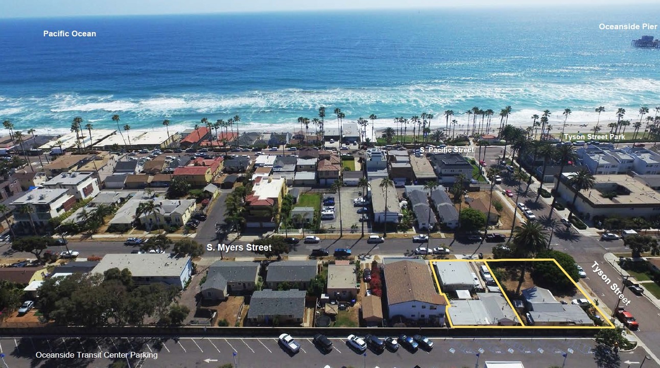 204-208 S Myers St in Oceanside, CA - Building Photo