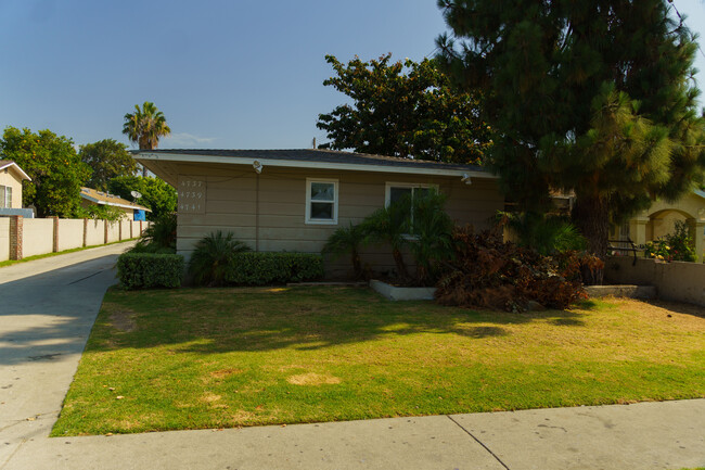 4739 Live Oak in Cudahy, CA - Building Photo - Building Photo