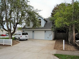 1102 Fairmount Ave S in Salem, OR - Building Photo