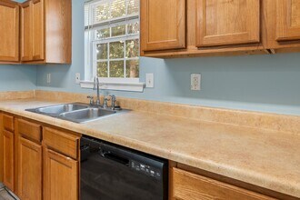 7679 Creekside Ln in Riverdale, GA - Building Photo - Building Photo