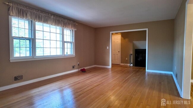 221 Wyckoff Ave in Piscataway, NJ - Building Photo - Building Photo