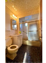 10 High St, Unit 2 in Somerville, MA - Foto de edificio - Building Photo