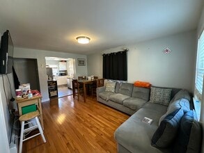 154 Vine St in Everett, MA - Building Photo - Building Photo