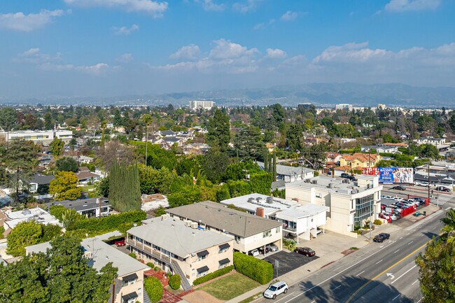 Riverside Apartments at Valley Village in Valley Village, CA - Building Photo - Building Photo