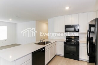 10017 Southwest Dr in Fort Worth, TX - Building Photo - Building Photo