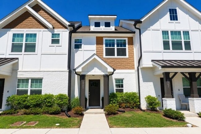 property at 2265 Bayport Ave