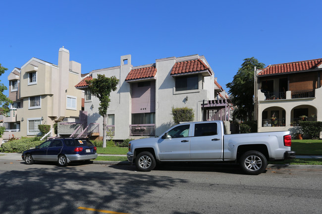 445 W Lexington Dr in Glendale, CA - Building Photo - Building Photo