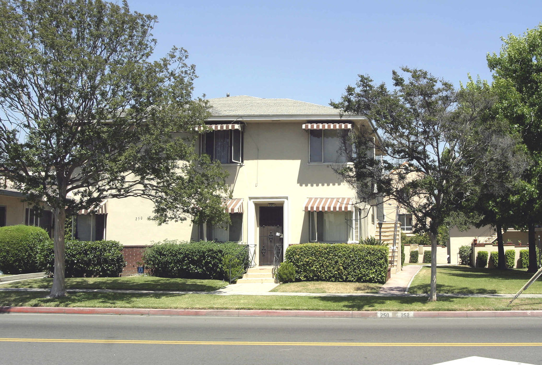 107 E Broadway in San Gabriel, CA - Building Photo