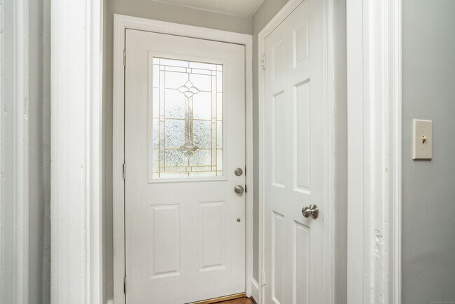 30 Jackson Ave in West Hartford, CT - Building Photo - Building Photo