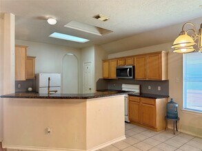 16714 Bethan Glen Ln in Houston, TX - Foto de edificio - Building Photo