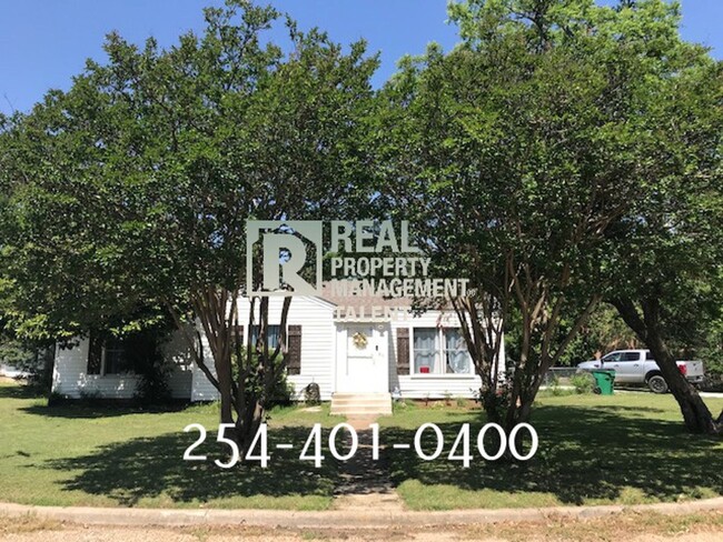property at 1201 W 11th St