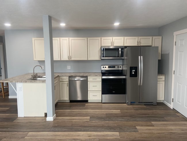 210 W Main St