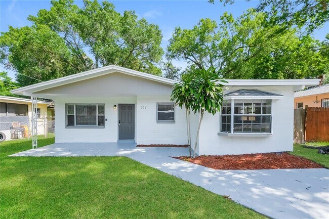 property at 1906 E North Bay St