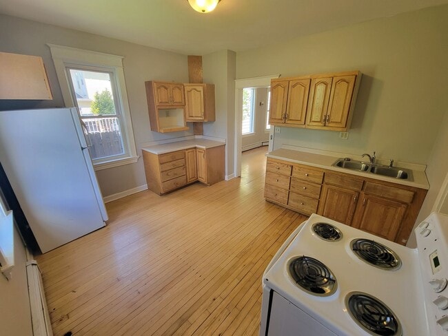 property at 1823 E 6th St