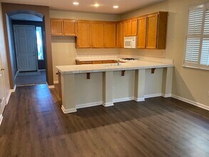 8060 Robinson Dr in Roseville, CA - Building Photo - Building Photo