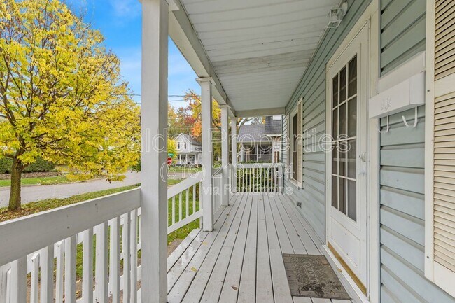 1603 Center Dr in Grand Rapids, MI - Building Photo - Building Photo