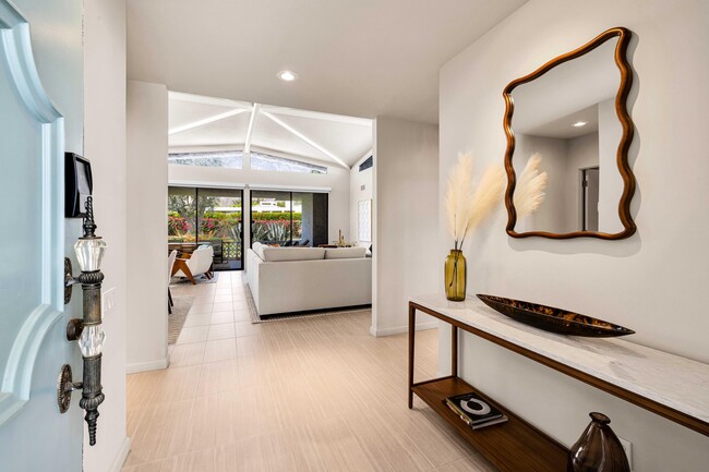 2331 Pso Del Rey in Palm Springs, CA - Building Photo - Building Photo