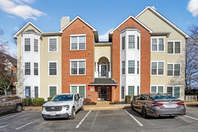 property at 4138 Fountainside Ln