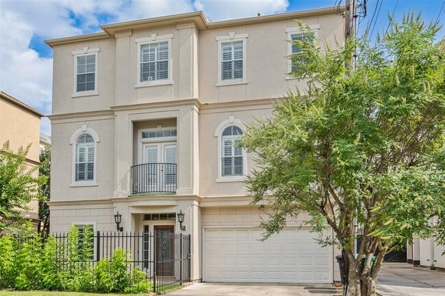 5411 Blossom St in Houston, TX - Building Photo - Building Photo