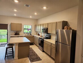 880 NW 3rd Way in Pompano Beach, FL - Building Photo - Building Photo