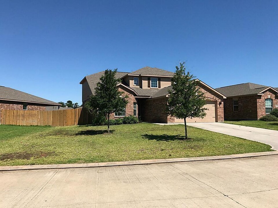 30827 W Lost Creek Blvd in Magnolia, TX - Building Photo