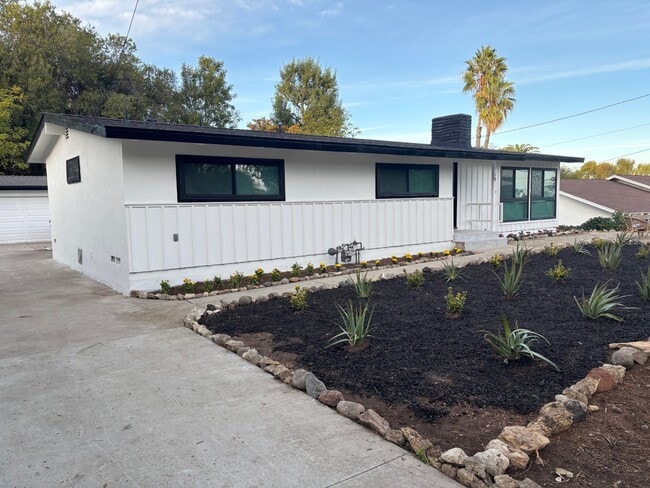 19 Gaucho Dr in Rolling Hills Estates, CA - Foto de edificio - Building Photo