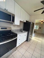 31 Sunset Dr in Antioch, CA - Building Photo